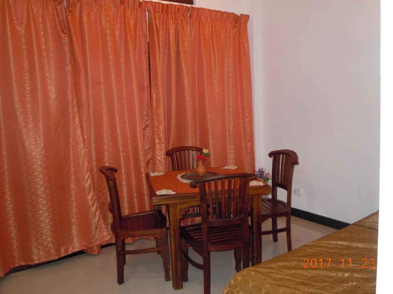 Jmf Hotel Негомбо Экстерьер фото