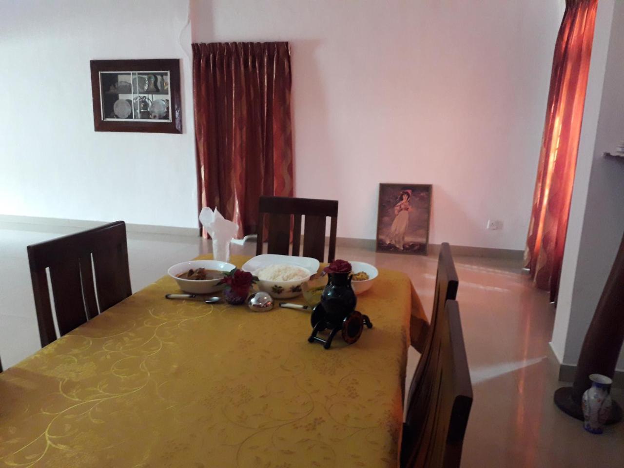 Jmf Hotel Негомбо Экстерьер фото
