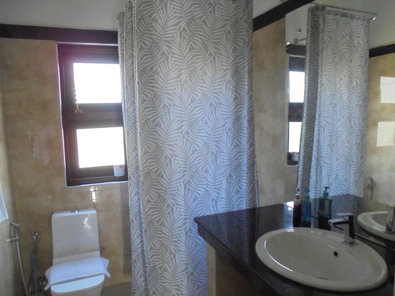 Jmf Hotel Негомбо Экстерьер фото